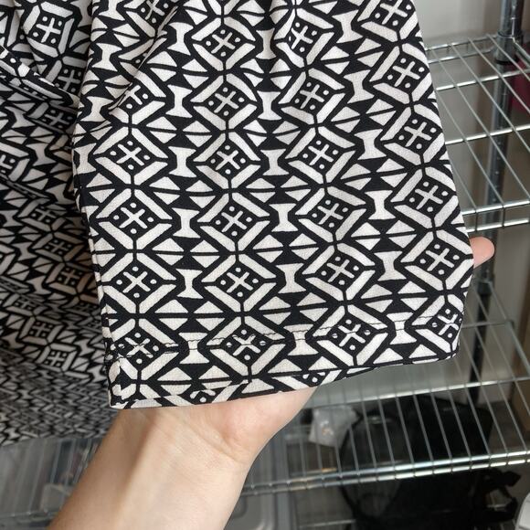 Chico's Women's Black White Geometric Faux Wrap Tunic Top‎ Size 3 XL Old Money - Picture 8 of 10